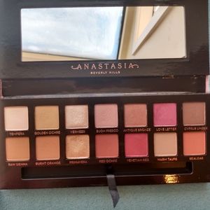 Anastasia Beverly Hills Modern Renaissance